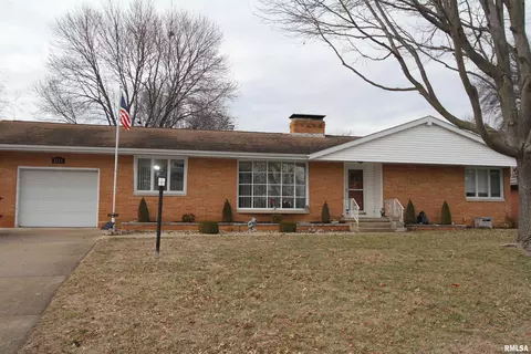2121 S Lincoln Ave, Springfield, IL 62704