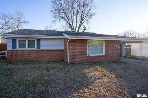 66 Dawn Dr, Springfield, IL 62702