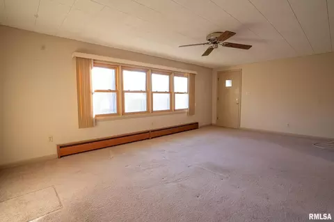 Living - 66 Dawn Dr, Springfield, IL 62702 photo 1 of 2