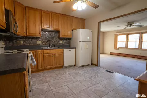 Kitchen - 66 Dawn Dr, Springfield, IL 62702 photo 2 of 2