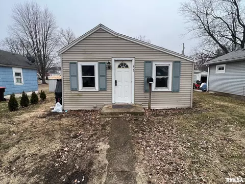 407 9th St, Lincoln, IL 62656