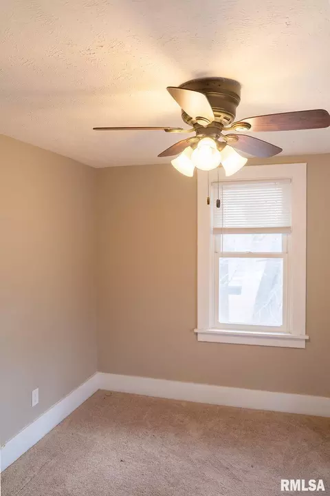 Bedroom - 1316 W Lawrence Ave, Springfield, IL 62704 photo 2 of 4