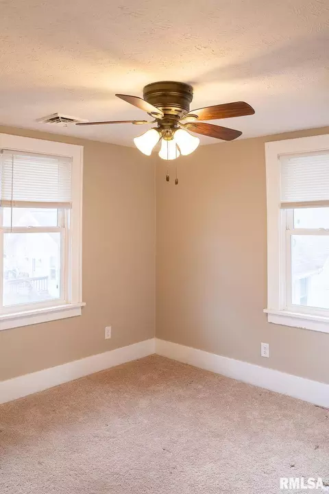 Bedroom - 1316 W Lawrence Ave, Springfield, IL 62704 photo 1 of 4