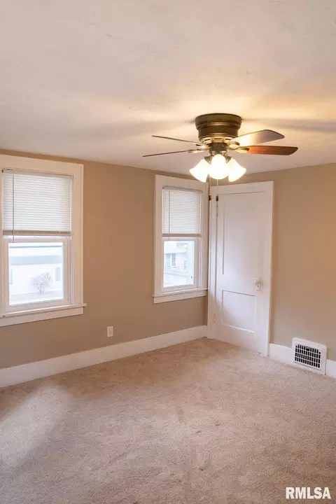 Bedroom - 1316 W Lawrence Ave, Springfield, IL 62704 photo 4 of 4