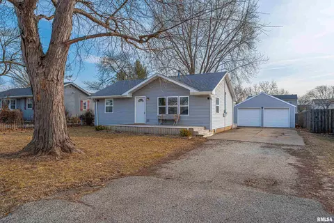 112 Briargate Rd, Washington, IL 61571