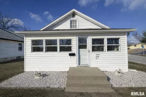 1535 Sycamore St, Quincy, IL 62301