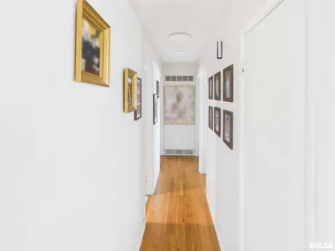 Entry Way - 29 N Oxford Rd, Springfield, IL 62702 photo 1 of 1