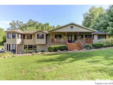 7460 Rolling Oaks Dr, Riverton, IL 62561