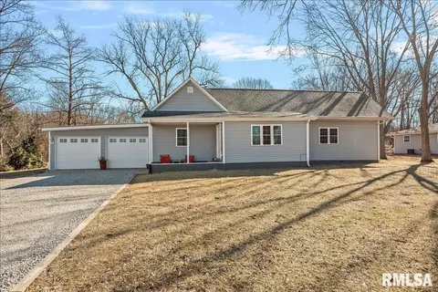 4084 S Primrose Ln, Riverton, IL 62561
