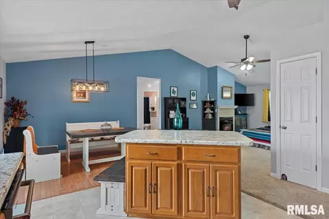 Entry Way - 3100 Angelo St, Springfield, IL 62707 photo 4 of 4