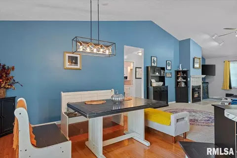 Dining - 3100 Angelo St, Springfield, IL 62707 photo 2 of 2