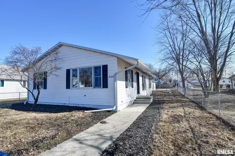 204 Henry St, Bulpitt, IL 62517