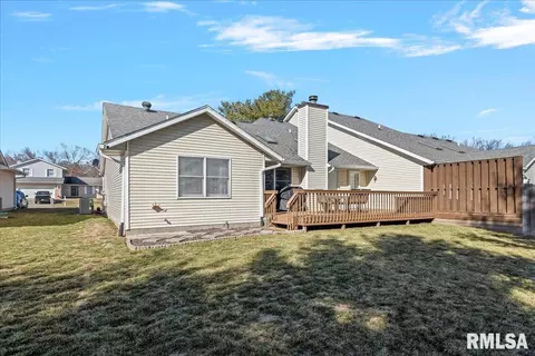 Exterior - 6214 Hayley Ct, Springfield, IL 62712 photo 3 of 6