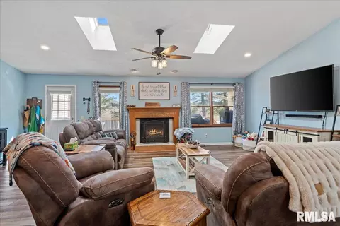 Living - 6214 Hayley Ct, Springfield, IL 62712 photo 1 of 2