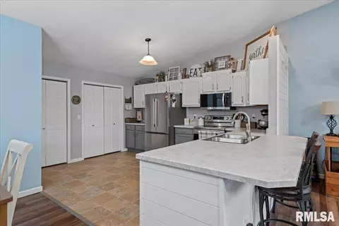 Kitchen - 6214 Hayley Ct, Springfield, IL 62712 photo 1 of 2
