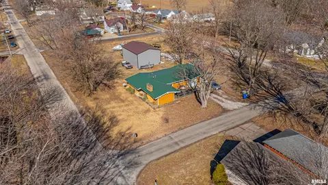 300 N Clinton St, Middletown, IL 62666