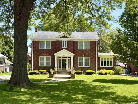 1693 N Cherry St, Galesburg, IL 61401