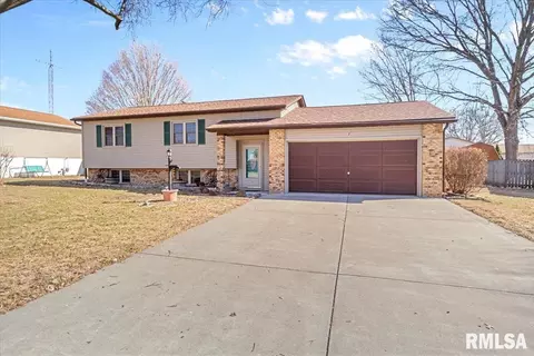 Exterior - 7 Centennial Ave, Franklin, IL 62638 photo 2 of 7