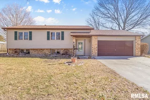 7 Centennial Ave, Franklin, IL 62638