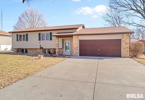 Exterior - 7 Centennial Ave, Franklin, IL 62638 photo 1 of 7