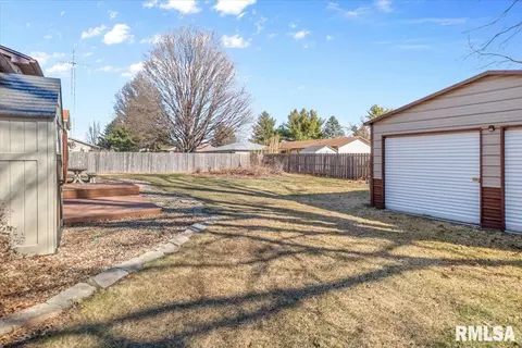 Exterior - 7 Centennial Ave, Franklin, IL 62638 photo 4 of 7