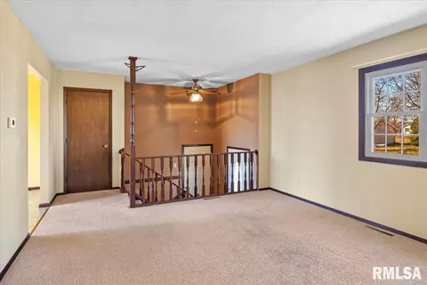 Living - 7 Centennial Ave, Franklin, IL 62638 photo 1 of 1