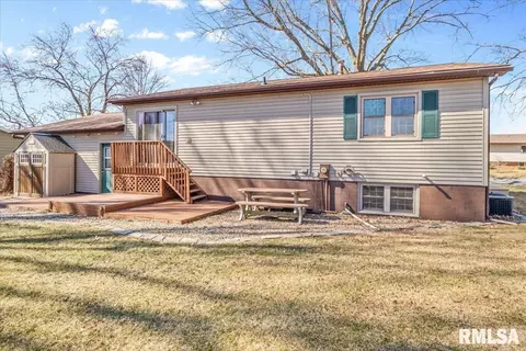 Exterior - 7 Centennial Ave, Franklin, IL 62638 photo 6 of 7