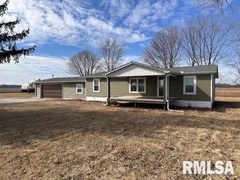 1007 Massey Ln, Jacksonville, IL 62650