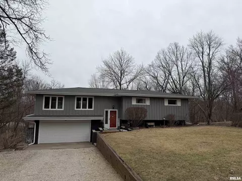 1886 Sunrise Dr, Galesburg, IL 61401