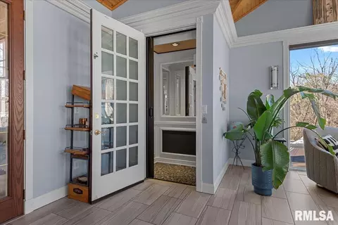 Entry Way - 3609 Melissa Dr, Springfield, IL 62711 photo 3 of 7