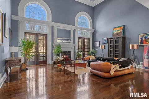 Living - 3609 Melissa Dr, Springfield, IL 62711 photo 1 of 6