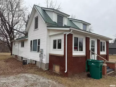 305 W Market St, Table Grove, IL 61482