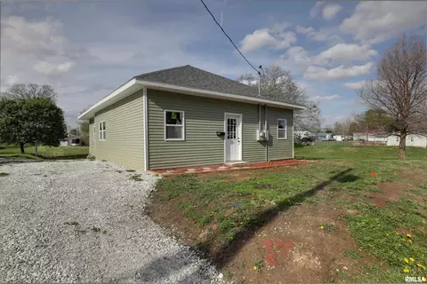 143 E Clinton St, Rushville, IL 62681