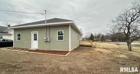 143 E Clinton St, Rushville, IL 62681