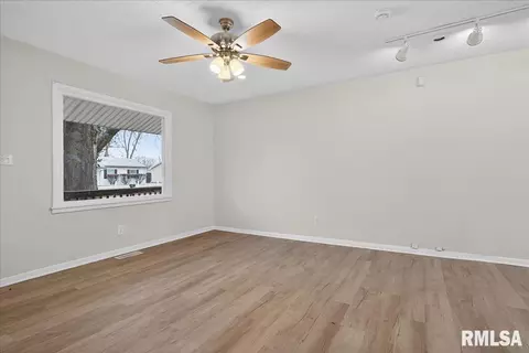 1848 Honeysuckle Ct, Springfield, IL 62703 photo 7
