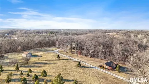 13500 Hickory Rd, Athens, IL 62613