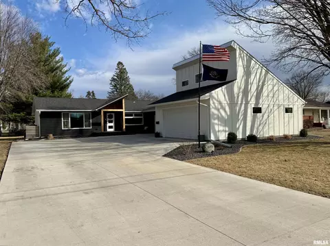 1695 Jefferson St, Galesburg, IL 61401