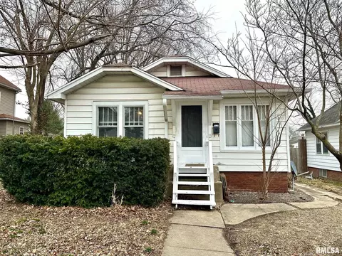 118 Spaulding Pl, Jacksonville, IL 62650