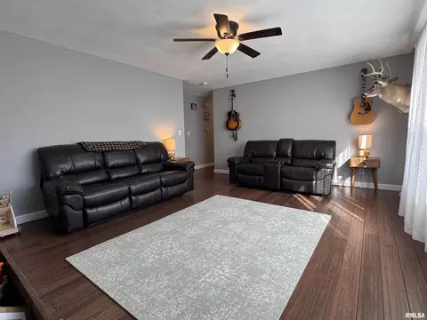 Living - 3300 Haviland Dr, Springfield, IL 62704 photo 8 of 9