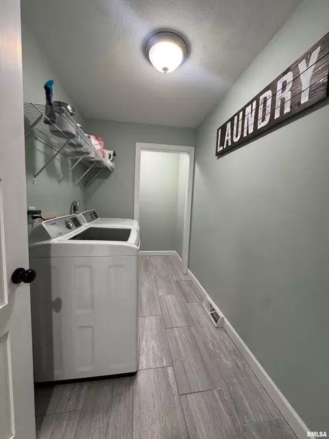 Other - 3300 Haviland Dr, Springfield, IL 62704 photo 3 of 6
