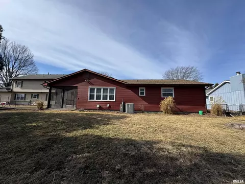 Exterior - 3300 Haviland Dr, Springfield, IL 62704 photo 8 of 9
