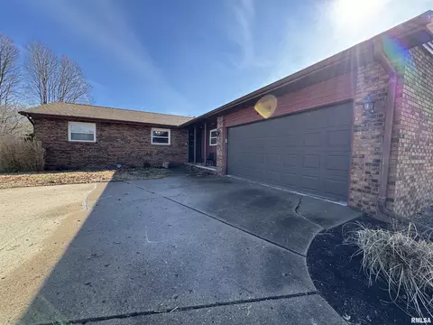 Exterior - 3300 Haviland Dr, Springfield, IL 62704 photo 3 of 9