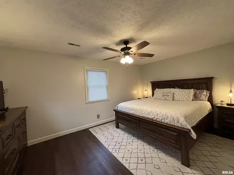 Bedroom - 2001 Calhoun Ave, Springfield, IL 62702 photo 1 of 5