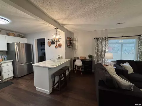 Kitchen - 2001 Calhoun Ave, Springfield, IL 62702 photo 1 of 4