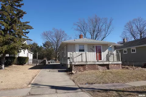 1357 Willard St, Galesburg, IL 61401