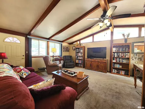 2220 Maple St, Quincy, IL 62301 photo 3
