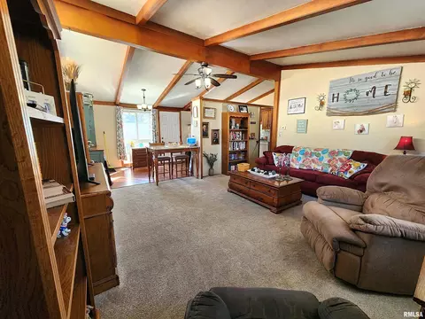 2220 Maple St, Quincy, IL 62301 photo 4