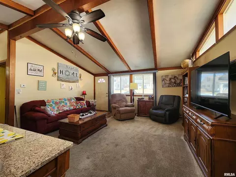 2220 Maple St, Quincy, IL 62301 photo 5