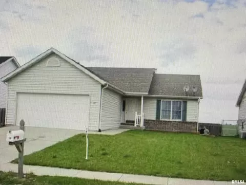 60 Frank St, New Berlin, IL 62670