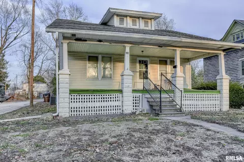 408 S Cherokee St, Taylorville, IL 62568